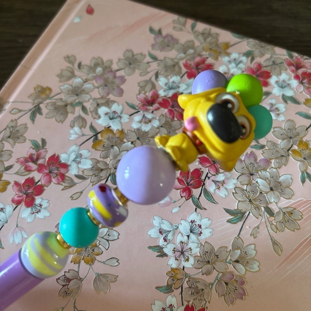 Disney Doorables: Up: Dug with Balloons handmade beaded pen